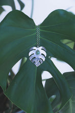 Load image into Gallery viewer, Monstera Frog Pendant