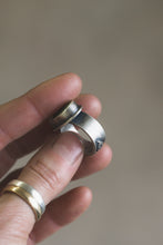 Load image into Gallery viewer, Kingman Turquoise Mountain Band Ring | Size 7