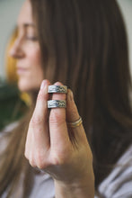 Load image into Gallery viewer, Kingman Turquoise Mountain Band Ring | Size 7