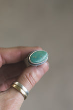 Load image into Gallery viewer, Kingman Turquoise Mountain Band Ring | Size 7