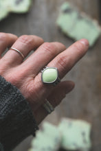 Load image into Gallery viewer, Lemon Chrysoprase Ring | Size 7