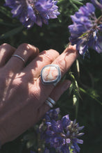 Load image into Gallery viewer, Tiffany Stone Floral Ring | Size 7