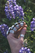 Load image into Gallery viewer, Tiffany Stone Floral Ring | Size 7