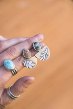 Load image into Gallery viewer, Botanical Posts