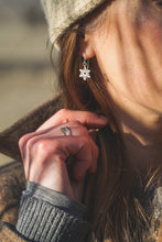 Load image into Gallery viewer, Small snowflake drop earrings