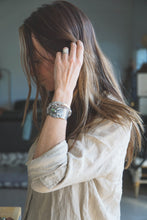 Load image into Gallery viewer, Monstera Frog Cuff
