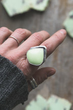 Load image into Gallery viewer, Lemon Chrysoprase Ring | Size 8
