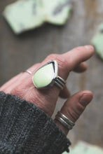 Load image into Gallery viewer, Lemon Chrysoprase Ring | Size 8

