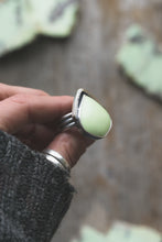Load image into Gallery viewer, Lemon Chrysoprase Ring | Size 8
