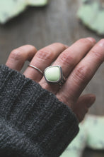 Load image into Gallery viewer, Lemon Chrysoprase Ring | Size 6

