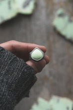 Load image into Gallery viewer, Lemon Chrysoprase Ring | Size 6
