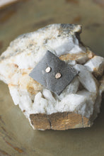 Load image into Gallery viewer, 14K gold studs | Pair 4
