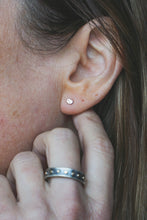 Load image into Gallery viewer, 14K gold studs | Pair 4
